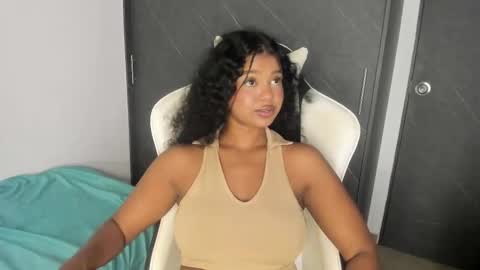 chloe online show from October 13, 11:29 pm