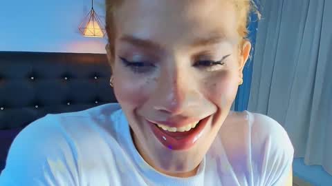 CHLOE online show from January 2, 11:49 pm