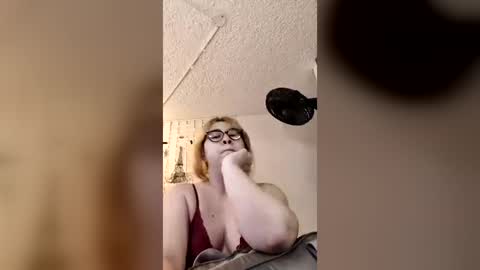 chloe_prg online show from June 14, 1:49 am