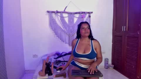 Snapshot of chloe_tgn chatting on September 18, 11:58 am chloe_tgn online show from September 18, 11:58 am