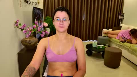 Eva and Sandra online show from June 22, 3:25 am