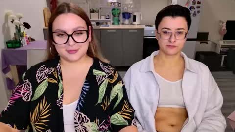 Eva and Sandra online show from February 22, 8:44 pm