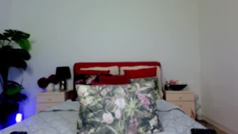 Chloe online show from February 18, 7:30 am