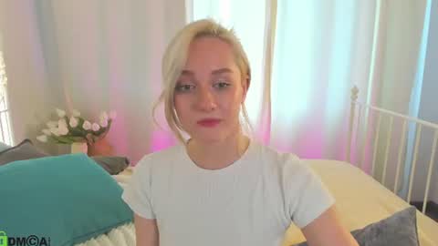 Chloe Deccker online show from July 3, 3:33 am