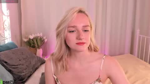 Chloe Deccker online show from July 20, 1:08 am