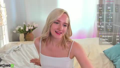 Chloe Deccker online show from July 7, 7:23 am