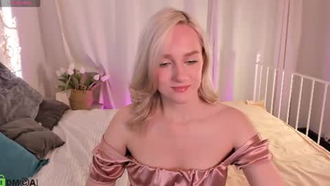 Chloe Deccker online show from July 12, 1:53 am