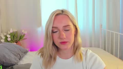 Chloe Deccker online show from July 5, 12:58 am
