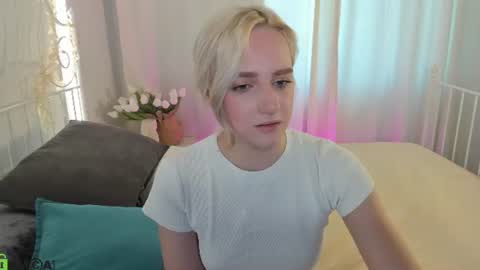 Chloe Deccker online show from July 2, 1:03 am