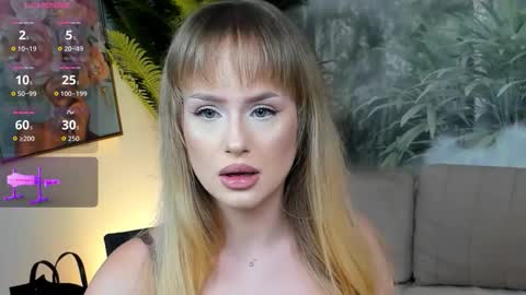 Chloee online show from November 17, 8:55 pm