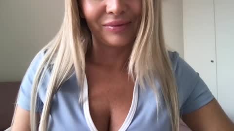 Chloe online show from July 23, 2:03 pm