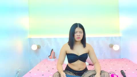 chloeh18 online show from June 13, 12:04 pm