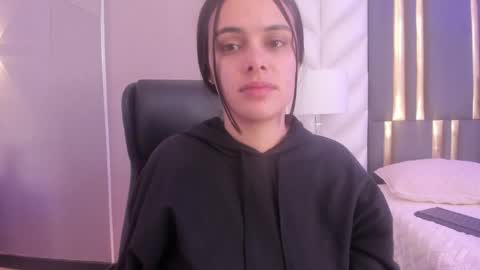  Chloe Harper  online show from May 13, 11:42 am
