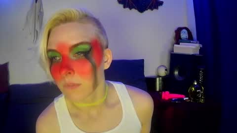 Chloekissxo online show from January 16, 1:48 am