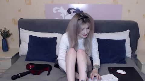 chloemurmeow online show from October 1, 2:10 am