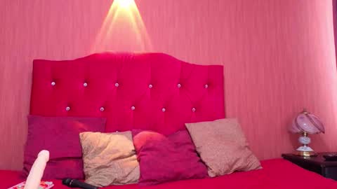 ChloeTurner  online show from October 29, 9:48 pm