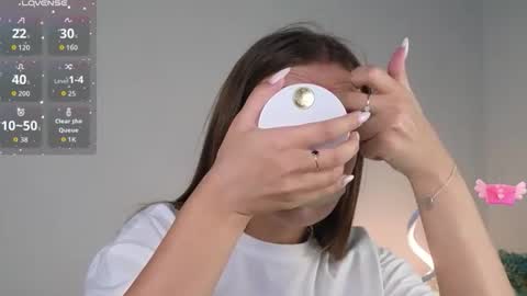 chloi_hes online show from October 22, 11:45 am