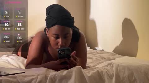 chocolatebunnycakez online show from December 17, 1:12 am