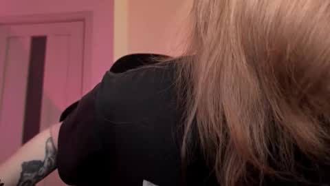 Lissa online show from March 24, 6:03 pm