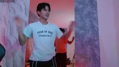 chos_tay online show from June 12, 11:42 am