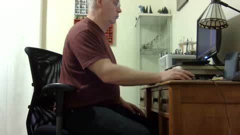 chris2002b online show from March 7, 4:23 am