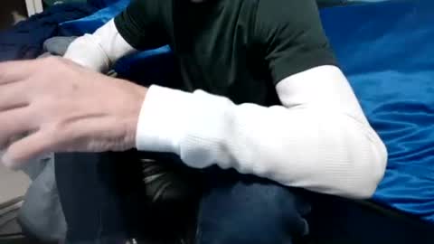 chris526520 online show from March 2, 4:28 am