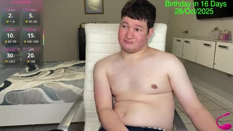 Snapshot of chris___evanss chatting on October 13, 7:16 pm Chris Evens online show from October 13, 7:16 pm