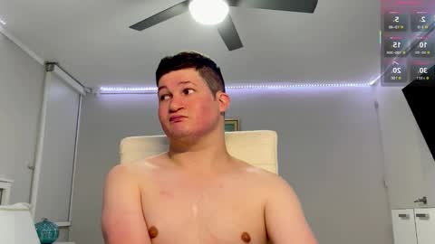 Snapshot of chris___evanss chatting on September 23, 11:22 pm Chris Evens online show from September 23, 11:22 pm