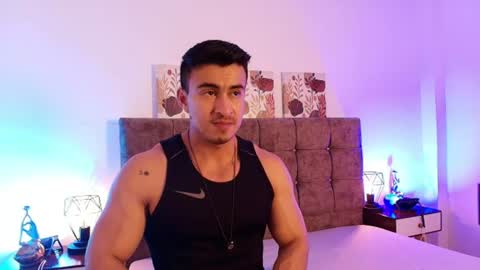 chris_clarck online show from June 22, 7:32 pm