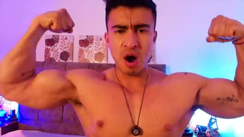 chris_clarck online show from June 18, 8:14 pm