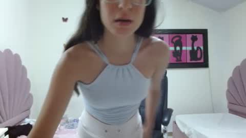 Christal Gil online show from March 7, 1:42 am