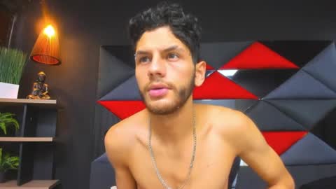 chris_grey2 online show from June 12, 6:40 pm