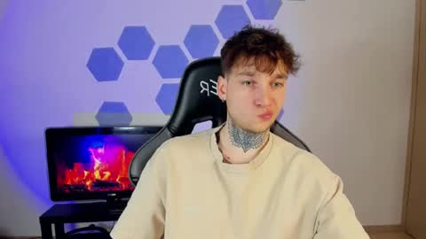 Chris Tyson online show from March 1, 11:58 pm