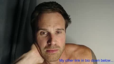 Chris Hemsworth online show from February 27, 10:02 pm