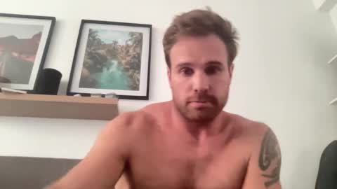 Chris Hemsworth online show from February 18, 4:40 pm