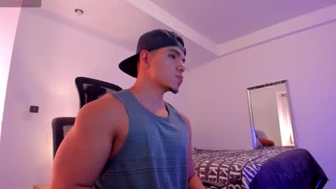 chrismorgan24 online show from November 5, 11:40 pm