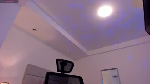 chrismorgan24 online show from March 15, 1:43 am