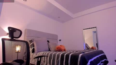 chrismorgan24 online show from October 26, 1:50 am