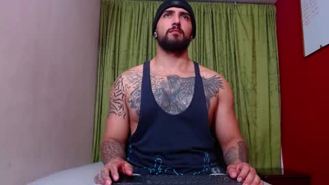 Snapshot of chriss_james chatting on February 8, 4:03 am chriss_james online show from February 8, 4:03 am
