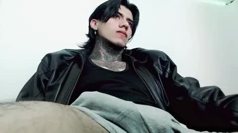 CHRIS  INDEPENT MODEL online show from March 2, 8:50 pm