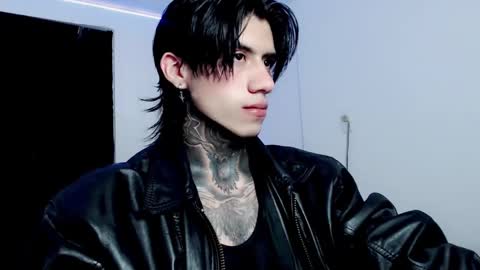 CHRIS  INDEPENT MODEL online show from February 13, 5:05 am