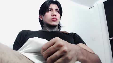 CHRIS  INDEPENT MODEL online show from March 9, 3:43 am