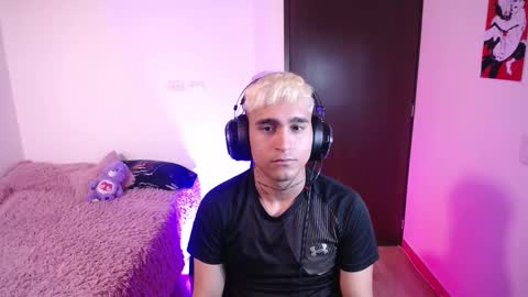 Christian Wang online show from March 9, 9:08 pm