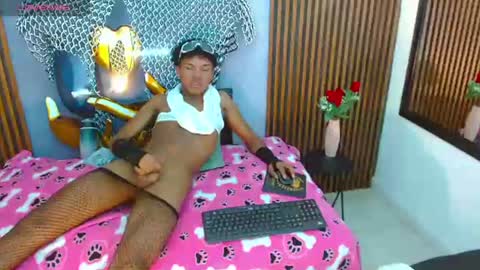 chrisshottx online show from June 12, 11:04 pm