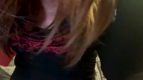 chrissiebitch70744 online show from October 16, 9:13 pm