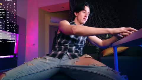 UPVOTE ME ------  ILL DO SOMETHING FOR FREE online show from June 16, 5:44 am