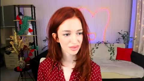christinaconteeree online show from June 12, 8:19 pm