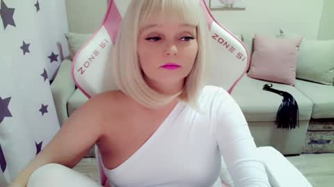 Snapshot of christirose chatting on January 23, 6:39 am Christi online show from January 23, 6:39 am