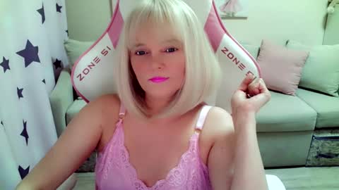 Snapshot of christirose chatting on September 10, 7:09 am Christi online show from September 10, 7:09 am