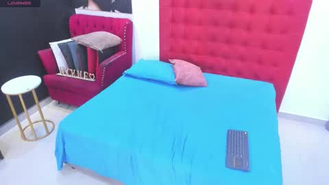 christopher_cruz_ online show from December 17, 12:06 am